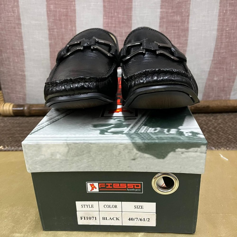 NWB Fiesso Leather Shoes